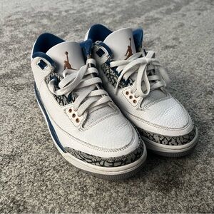 Jordan 3 Retro Wizards White and Blue Sneakers with Elephant Print Boys Size 4.5